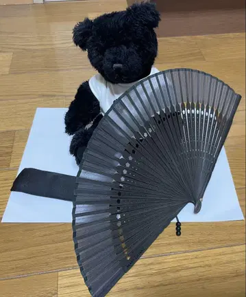 MARY QUANT 블랙 곰 봉제 인형과 부채