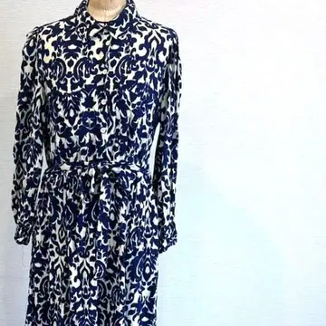 네이비와 화이트의 긴팔 셔츠 원피스 ZARA