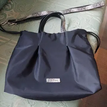 블랙 나일론 숄더백 (LA BAGAGERIE)