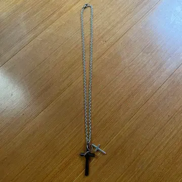 크로스 모티브 실버 목걸이