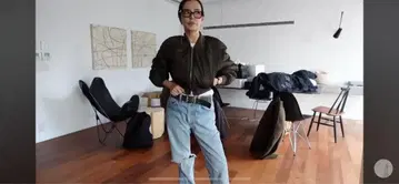 리카 씨 착용 PHOEBE PHILO BOMBER JACKET