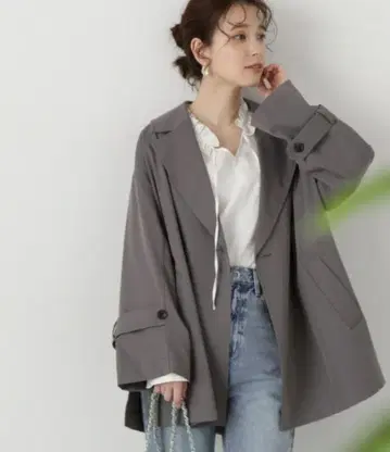 스프링 미디 코트