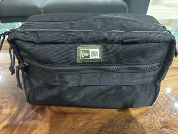 NEW ERA 블랙 숄더백