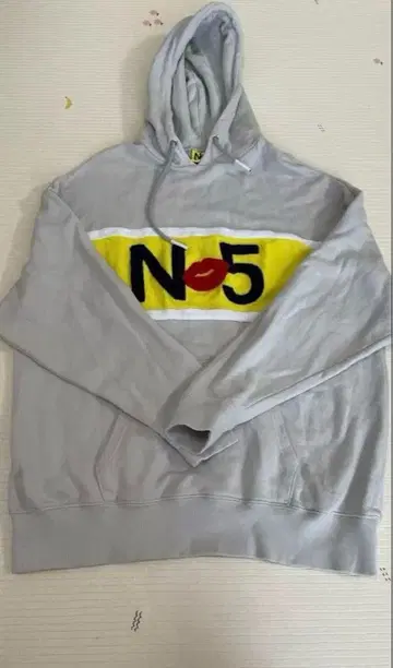 Nissy N5 후드티