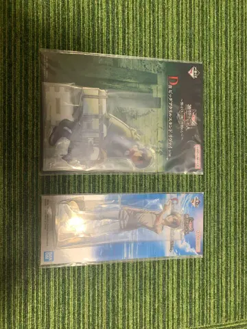 진격의 거인 피규어와 엽서 세트