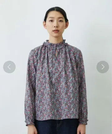로와지르 리버티 프린트 프릴 칼라 블라우스