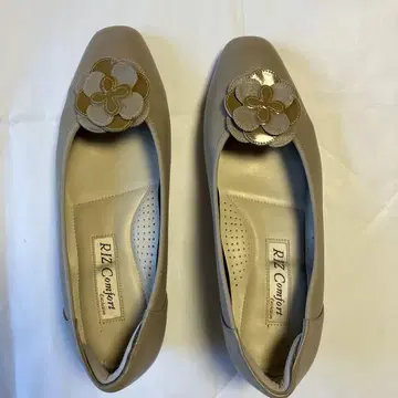RIZ Comfort 베이지 플랫슈즈 24.5cm 4E