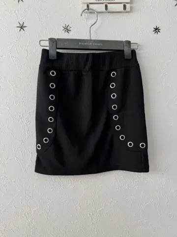 DELYLE 데이라이르 타이트 스커트