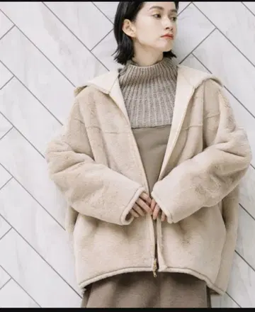 후드 부착 베이지 플리스 자켓