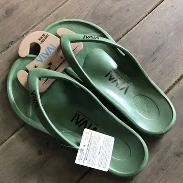 IVVAI 그린 비치 샌들