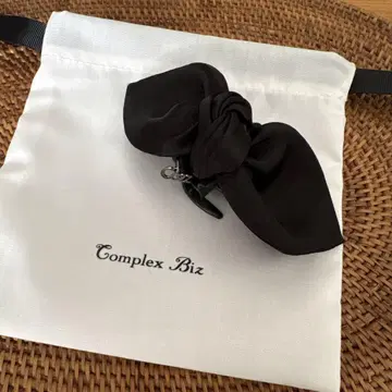 컴플렉스 비즈 리본 헤어 클립