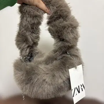 ZARA 모카색 퍼 숄더백 미사용 새상품