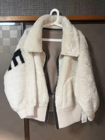 택 포함 새상품 GYDA 리버서블 에코 퍼 자켓