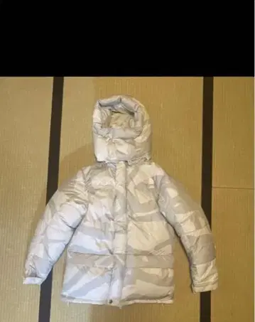 THENORTHFACE x KAWS 화이트 다운 자켓