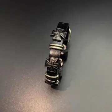 새상품 빈티지 크로스 모티브 가죽 팔찌