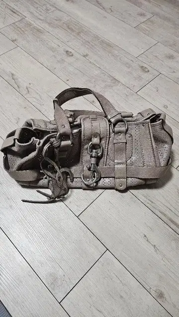 가죽 숄더백 베이지