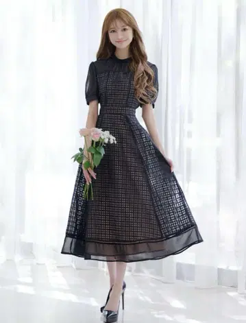 EmiriaWiz Elegance noir dress S 사이즈