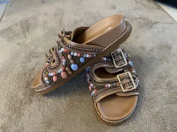 NEW STEVE MADDEN 비즈 장식 샌들