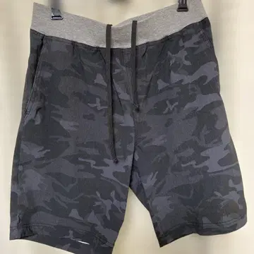 THE NORTH FACE 카모플라쥬 숏팬츠 L 사이즈