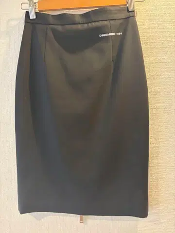 DSQUARED2 타이트 스커트 블랙