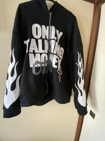 ONLY TALKING MONEY 후드 부착 후드티