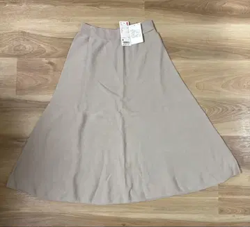 UNIQLO 3D 니트 플레어 스커트 3종 세트