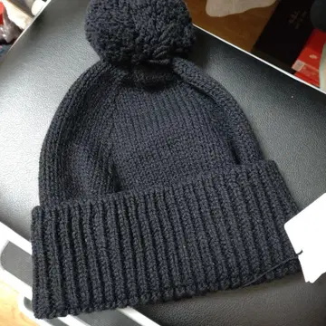 마가렛호웰 택 포함 미사용 새상품 미시착 니트 모자 폼폼 포함 F 사이즈