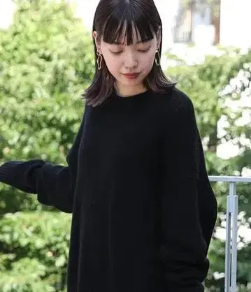 새상품급 갤러리 바이 파인 울 크루넥 풀오버 블랙 S
