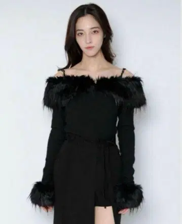 meltthelady 와이드 퍼 탑스 블랙