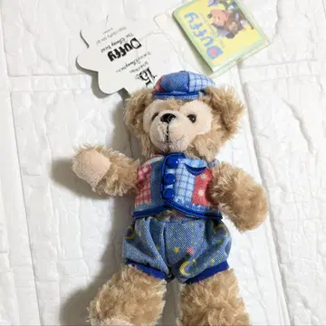 택 포함 더피 인형 배지