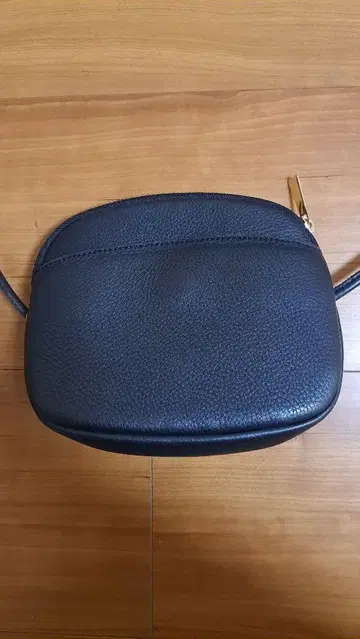 뷰티 앤 유스 애로우즈 천연 가죽 가방