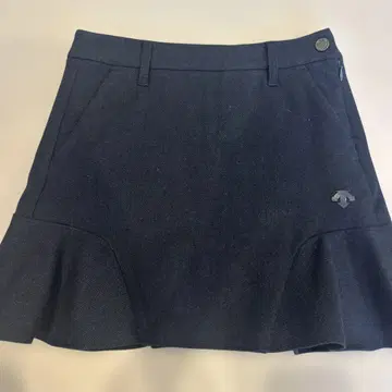 DESCENTE 플레어 스커트 다크 네이비