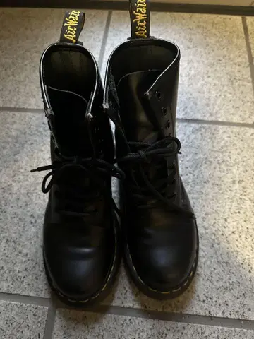 닥터 마틴 블랙 하이컷 부츠 25cm