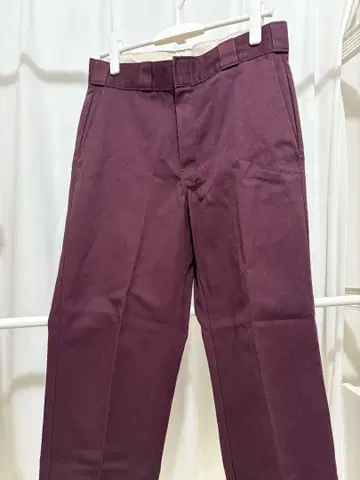 Dickies 퍼플 치노 팬츠 백 포켓 부착