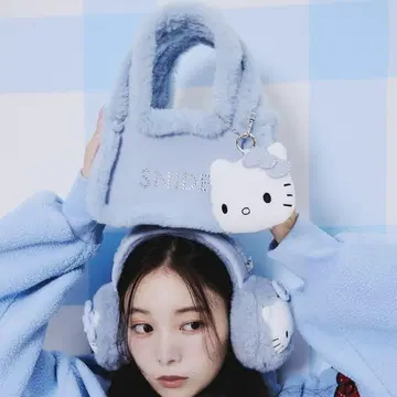 [새상품] snidel HELLO KITTY백 라이트 블루
