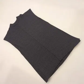 플레인 피플 다크 그레이 슬리브리스 니트 베스트