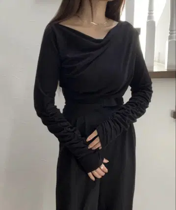 주노아 드레이프 디자인 티셔츠