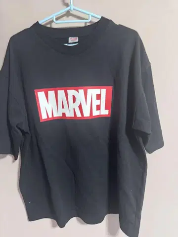 MARVEL 로고 프린트 T셔츠 블랙