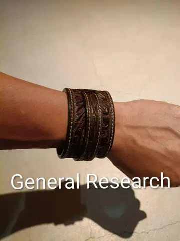 GENERAL RESEARCH 가죽 팔찌 손 조각