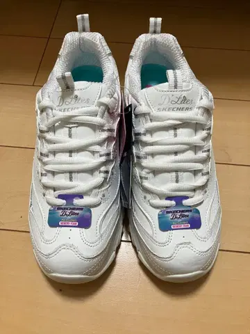 SKECHERS D'Lites 화이트 스니커즈