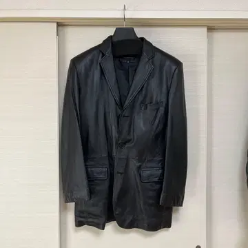 T's international 블랙 가죽 테일러드 자켓 양가죽제