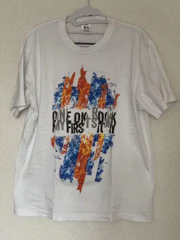 VS - ONE OK ROCK x MY FIRST STORY 티셔츠