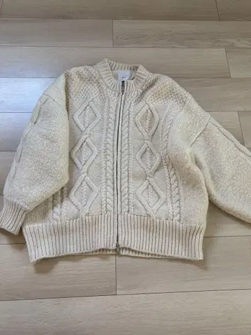 CLANE 케이블 무늬 이소재 가디건