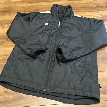 엄브로 umbro 점퍼 S 블랙