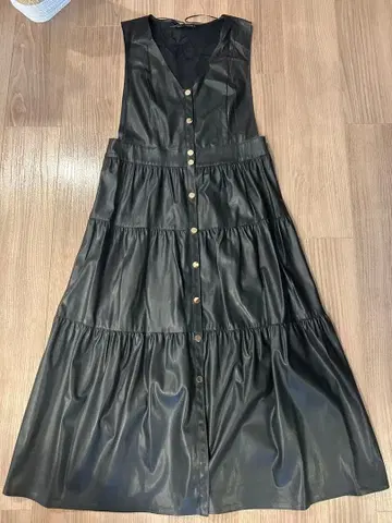 ZARA 블랙 티어드 드레스 인조 가죽 L 사이즈