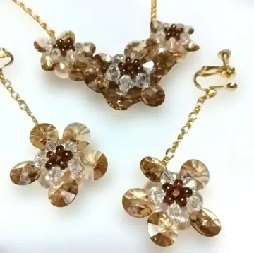 SWAROVSKI 꽃 모티브 목걸이 골드 고져스 가을