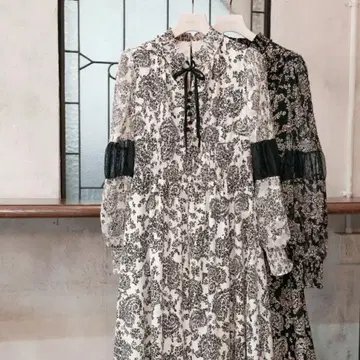 herlipto Winter Floral Long-sleeve Dress