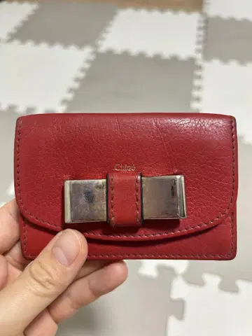 끌로에 빨간색 가죽 명함지갑 리본 포함