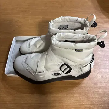 KEEN 방수 화이트 부츠