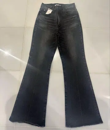 택 포함 MOUSSY 부츠컷 데님 26 사이즈 다크 그레이